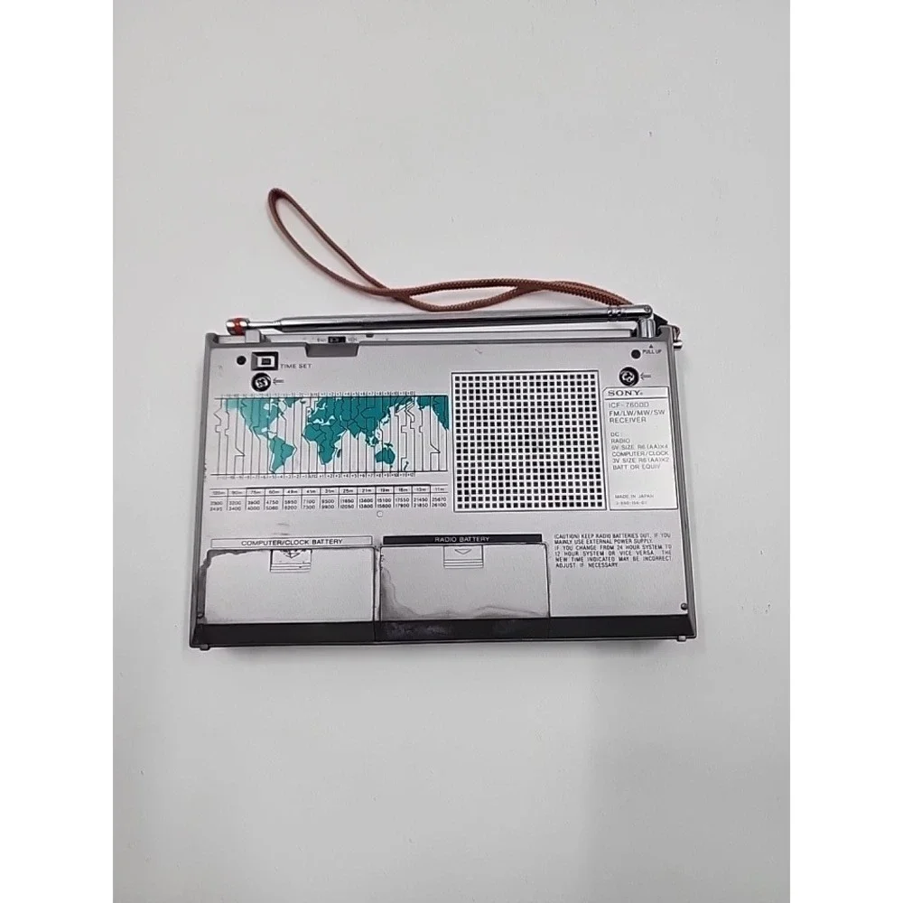 Sony ICF-7600D World Band Receiver Radio FM LW MW SW Silver Vintage Digital